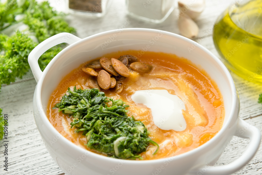 Hot pumpkin soup with seasoning