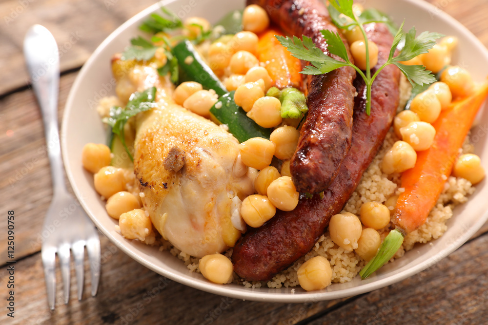 Fototapeta premium couscous with chicken and sausage