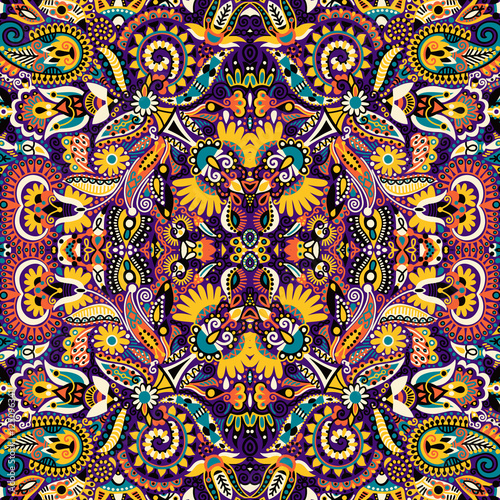 Ethnic seamless background, floral pattern in Ukrainian traditio