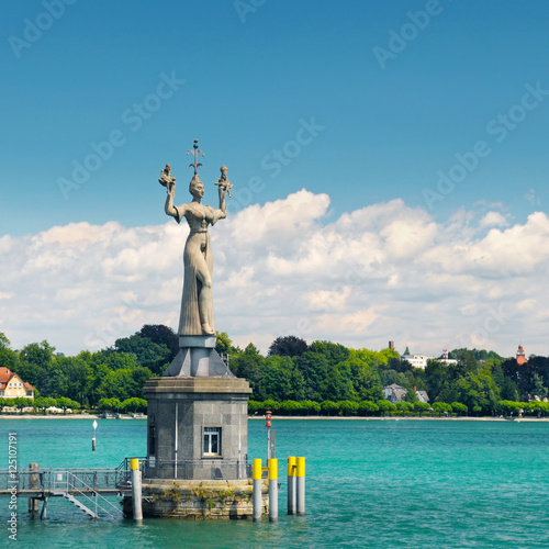 Fényképezés Statue of a courtesan of the Empire in the bay of Lake Constance