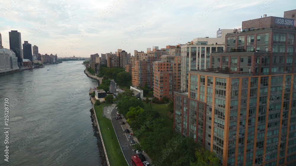Obraz premium NY and the Hudson