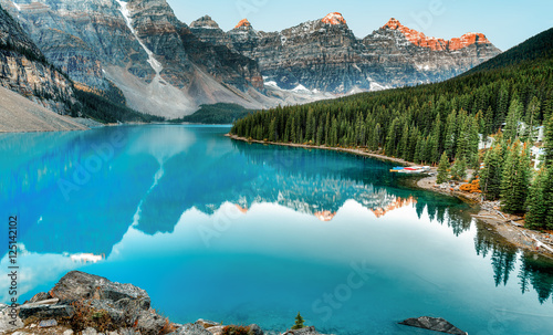 Fototapeta Naklejka Na Ścianę i Meble -  Moraine lake panorama in Banff National Park, Alberta, Canada