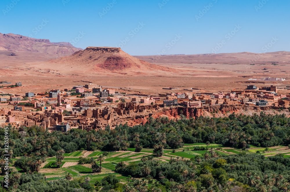 Oasenstadt Tinghir (Tinerhir) im Süden Marokkos