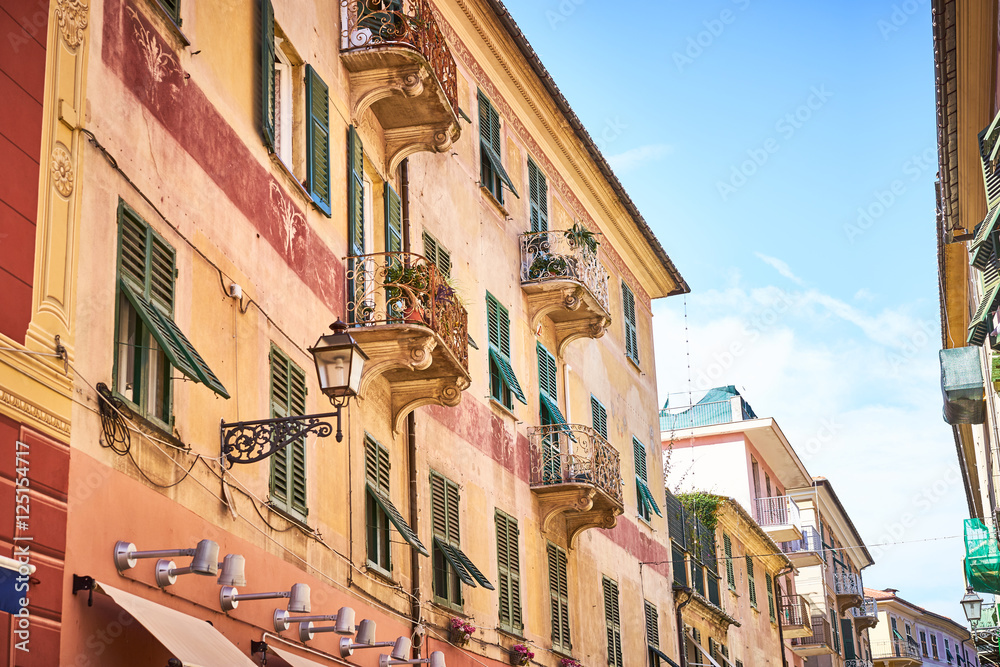 Beautiful traditional houses in Italy / Villas in amazing Portofino