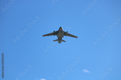 青空と航空機