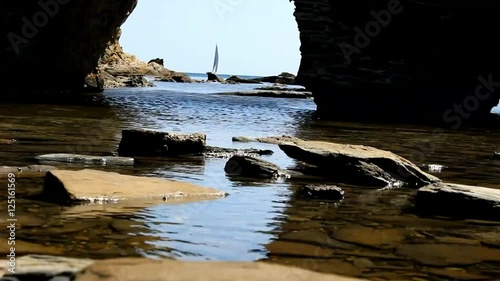 Cala en la bahía de Cadaqués, Cataluña (España)