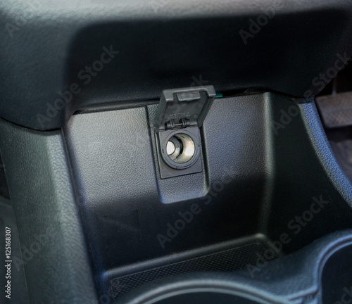 Car cigarette lighter adapter 12 volt black 

