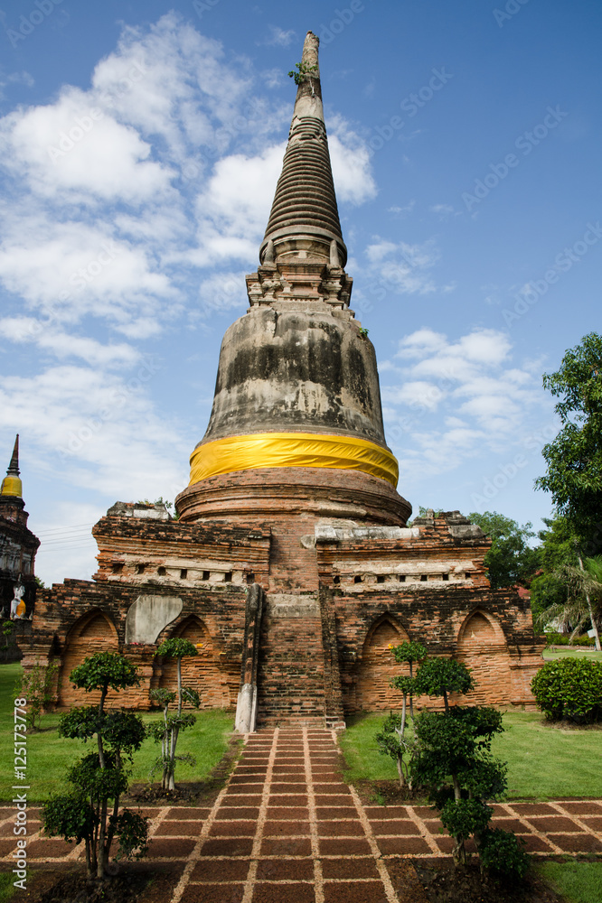 Naklejka premium Ayutthaya temple ruins