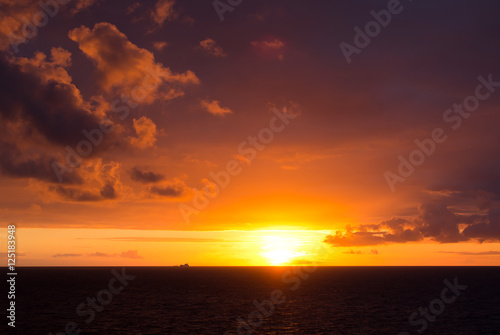 Dänemark, Sonnenuntergang auf See © pitsch22