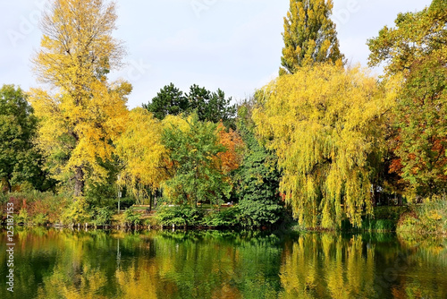 Wasserpark in Floridsdorf im Herbst
