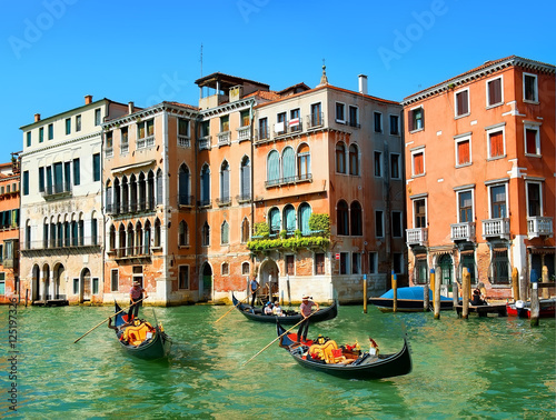 Day in Venice © Givaga