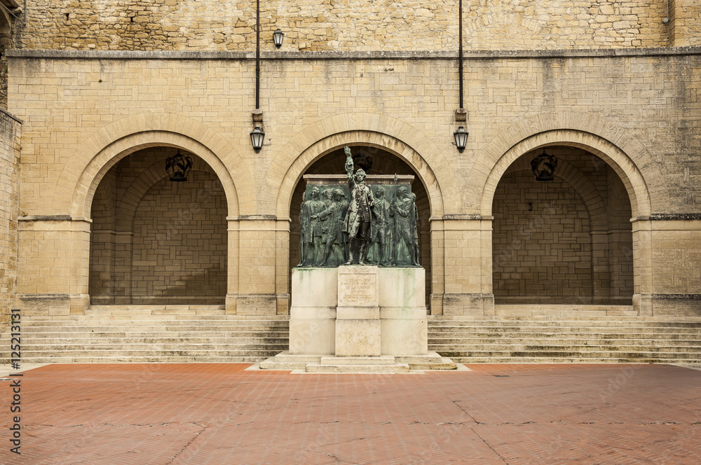 Monument Girolamo Gozi