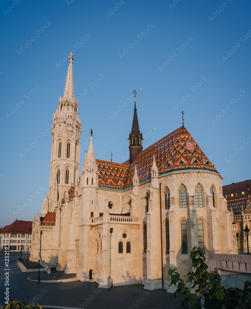 Naklejka premium St. Matthias church morning sunrise scenic view panorama in Budapest, Hungary