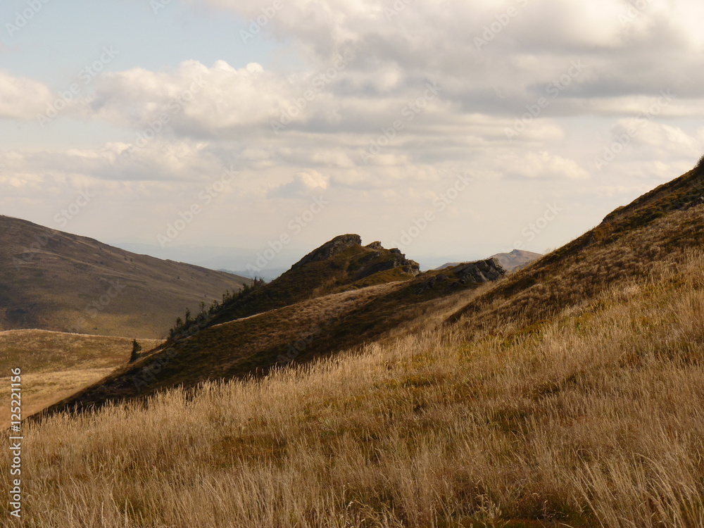 Fototapeta premium Piękny krajobraz górski. Bieszczady