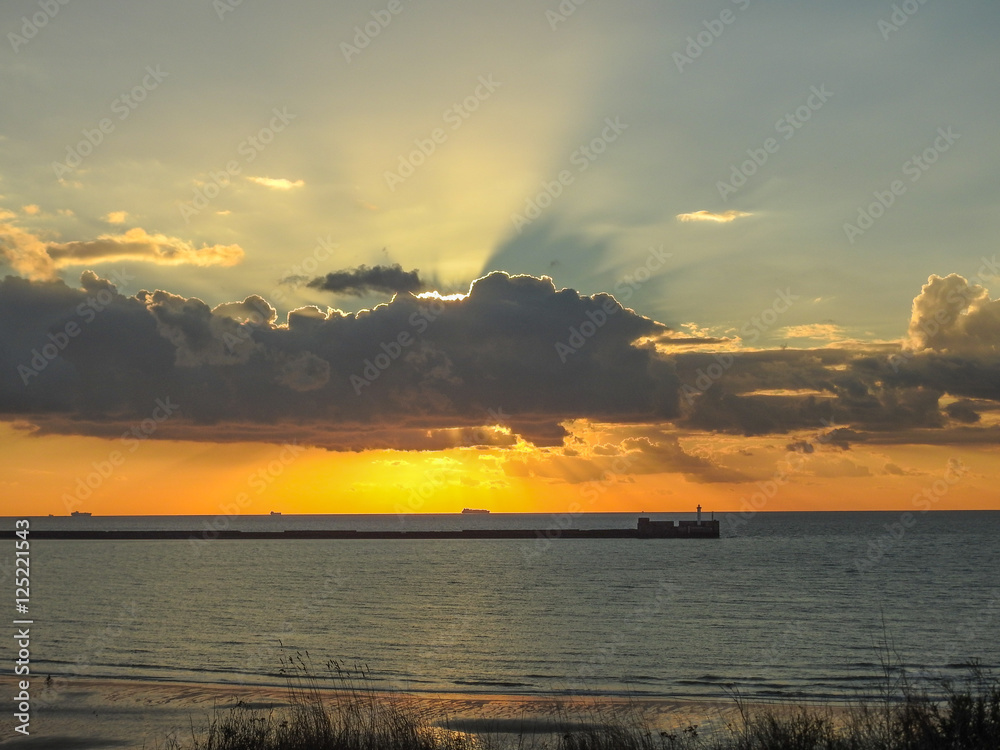 ciel avant coucher de soleil côte d'opale ciel avant coucher de soleil côte d'opale