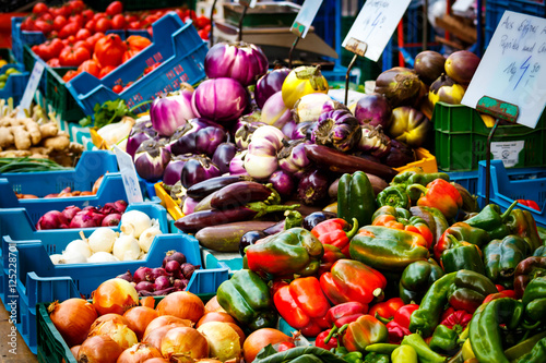 Gemüseauswahl auf dem Marktplatz