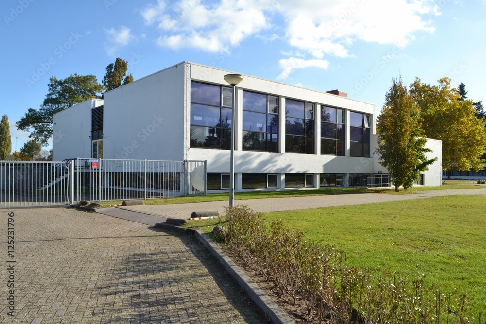 Fototapeta premium Gymzaal bij een school gebouwd door Rietveld