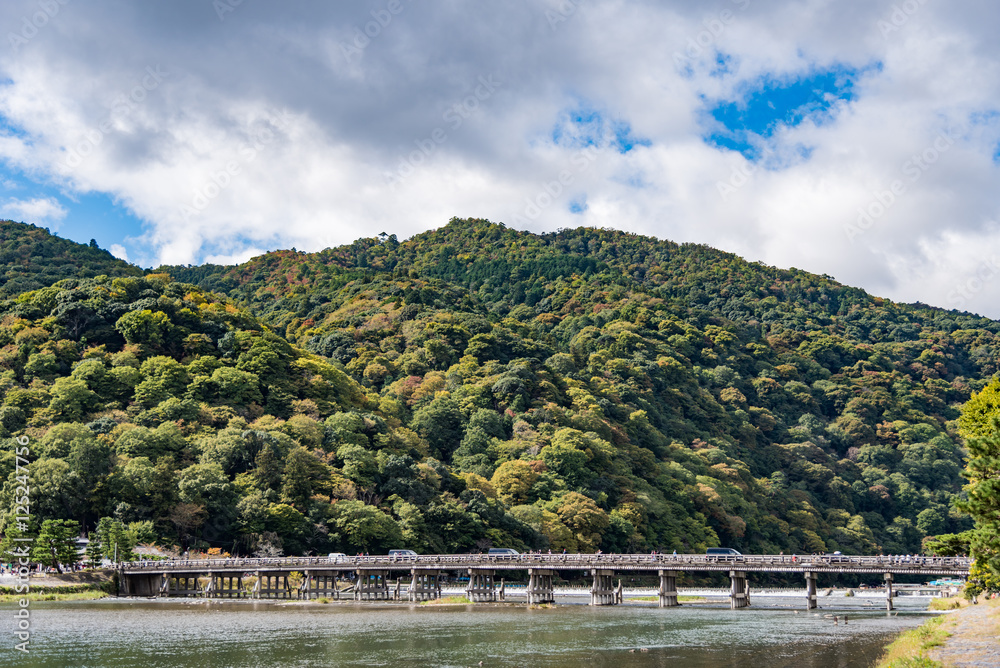 Obraz premium 京都・嵐山の渡月橋