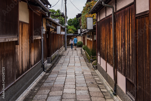 京都の路地裏と外国人観光客