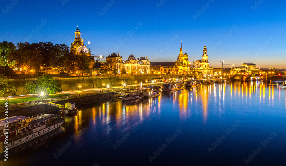 Dresden zur blauen Stunde