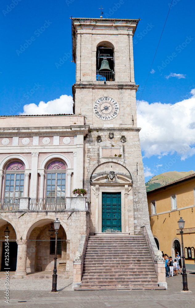 Fototapeta premium Norcia, Italy - August 17, 2014: Norcia's Town Hall Tower before