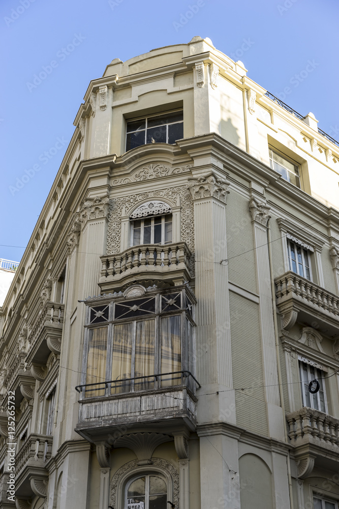 Obraz premium Traditional architecture of the center of the Spanish city of Ca