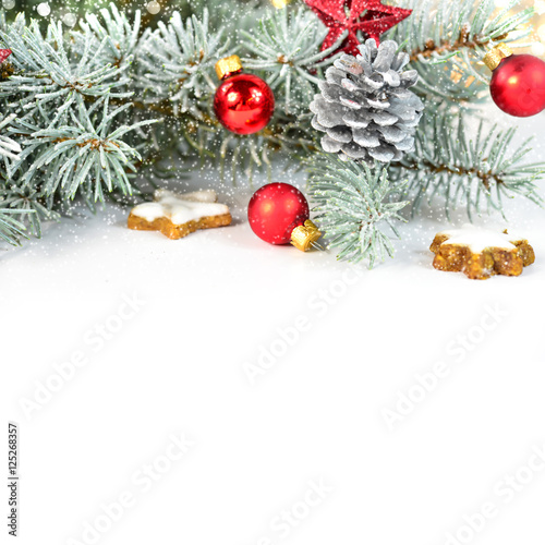Plakat w ramie Tannenzweige und Dekoration zu Weihnachten