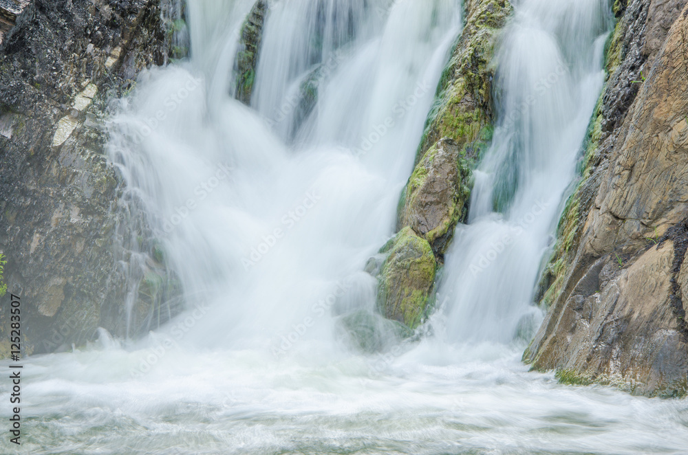 Fototapeta premium falling water in the morning mist.