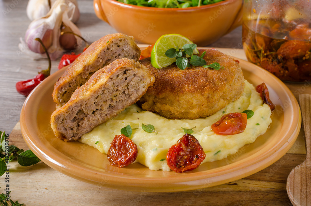 Minced meat schnitzel with cheese Minced meat schnitzel with cheese