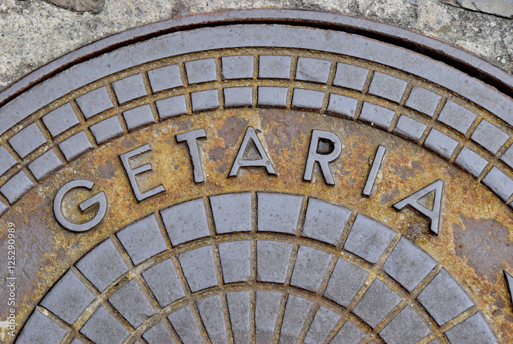 Kanaldeckel in Getaria