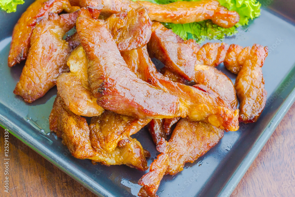 Deep fried pork with leech lime leaf and chili sauce Deep fried pork with leech lime leaf and chili sauce