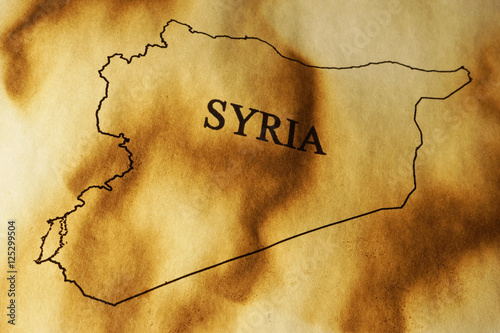Cuadro en lienzo Syria map on a charred paper. Syrian conflict concept