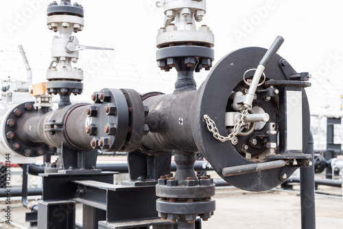 Wallpaper Mural Pig receiver and valve construction for oil and gas production process Torontodigital.ca
