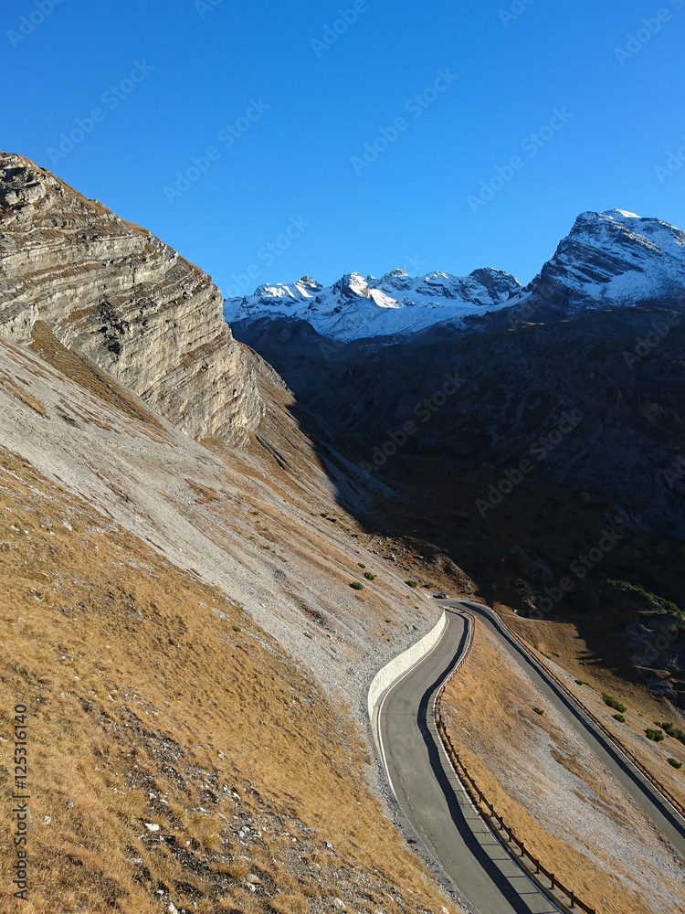 Il passo alpino Stock Photo Adobe Stock