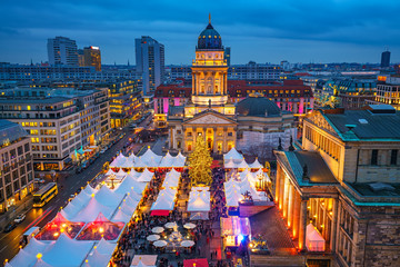 Fototapete Berlin Christmas market, Deutscher Dom and konzerthaus in Berlin, Germany  © sborisov