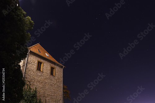 Burghaus in der Nacht