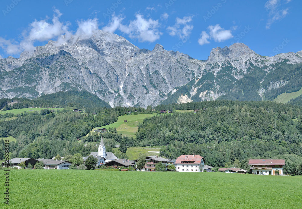der Urlaubsort Leogang im Salzburger Land nahe Zell am See,Alpen,Österreich