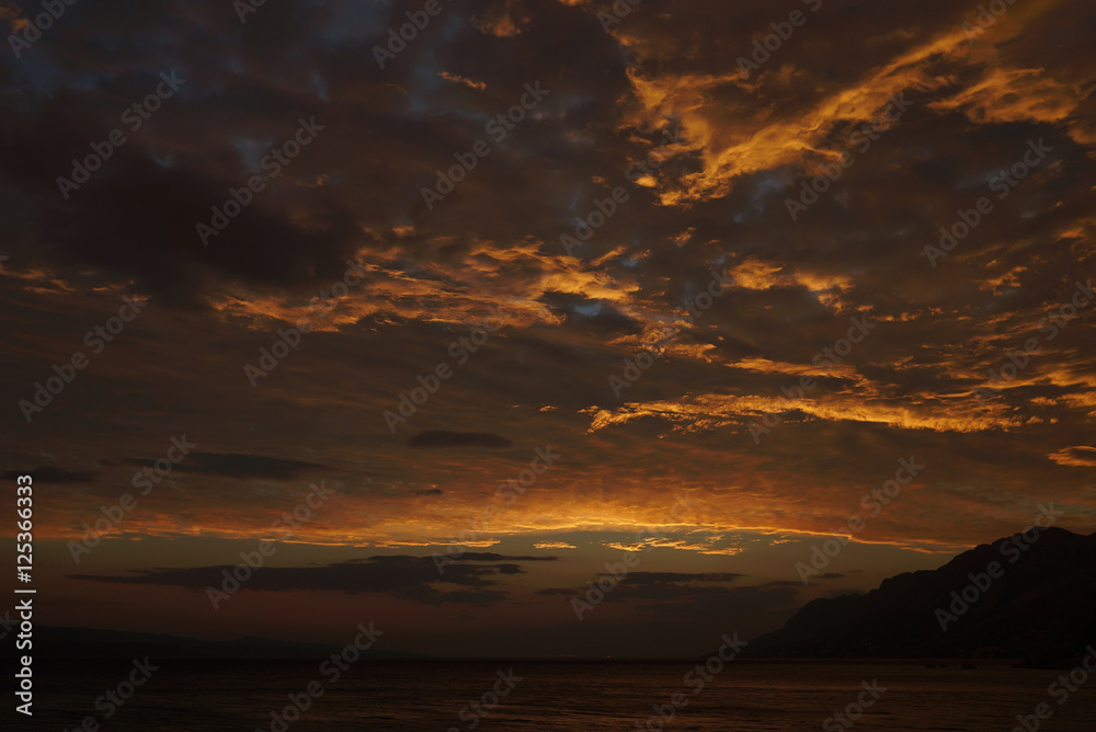 Obraz premium Spectacular sky over sea