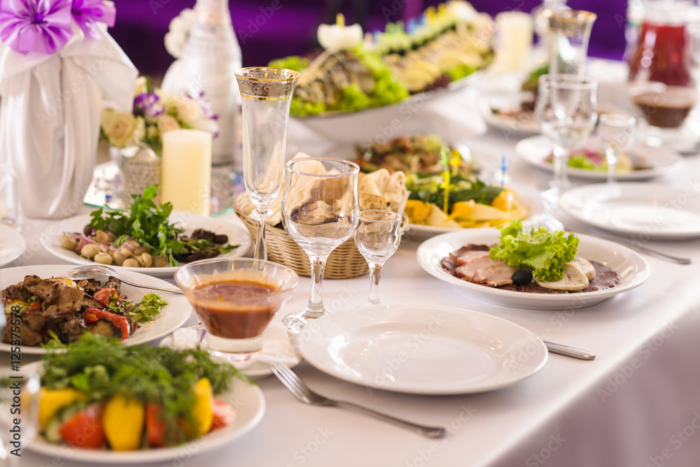 banquet table in restaurante