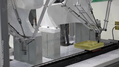 Smooth, high speed, high accuracy operations with new generation synchronous communication network. 5-axis servo positioning in action