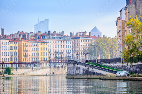 Quai Saint Vincent sur la Saône à Lyon © jasckal