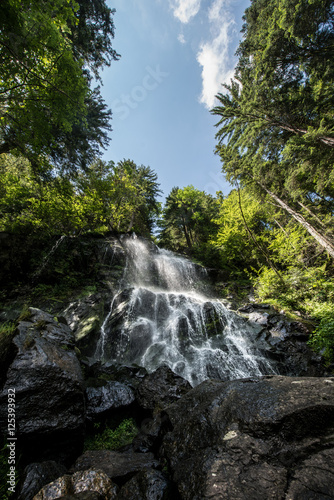 Fototapeta Naklejka Na Ścianę i Meble -  Zweribach waterfall