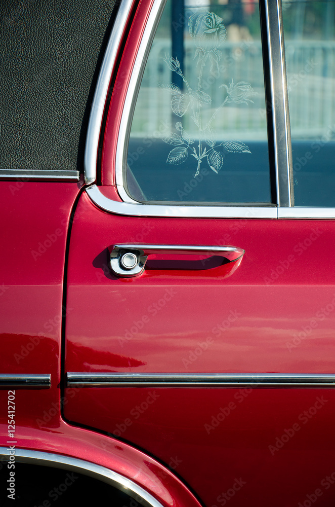 Fototapeta premium Classic car door close-up