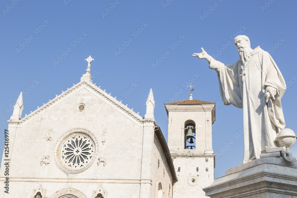 Fototapeta premium Basilica e Monumento - San Benedetto da Norcia