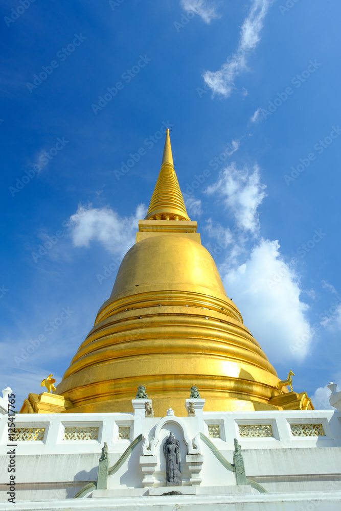 Fototapeta premium Beautiful of golden pagoda and thai art architecture in Wat Bovoranives, Bangkok, Thailand.