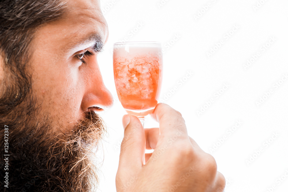 Fototapeta premium bearded man with alcoholic cocktail