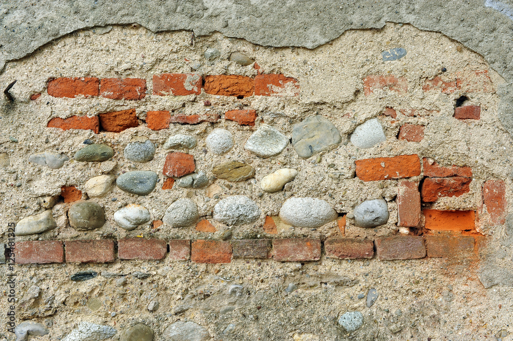 Vetro Rotto E Filo Spinato Rasoio Sopra Un Muro Per Scoraggiare I Ladri -  Fotografie stock e altre immagini di Affilato - iStock