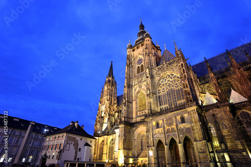 Night view of the illuminated Saint Vitus cathedral situated in the middle of Prague castle.