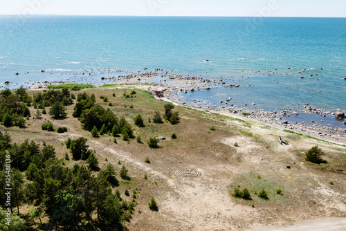 Fototapeta Naklejka Na Ścianę i Meble -  comfortable beach of the baltic sea with rocks and green vegetat