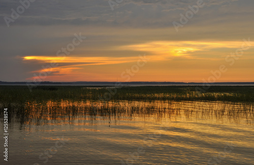 Fototapeta Naklejka Na Ścianę i Meble -  Evening on lake